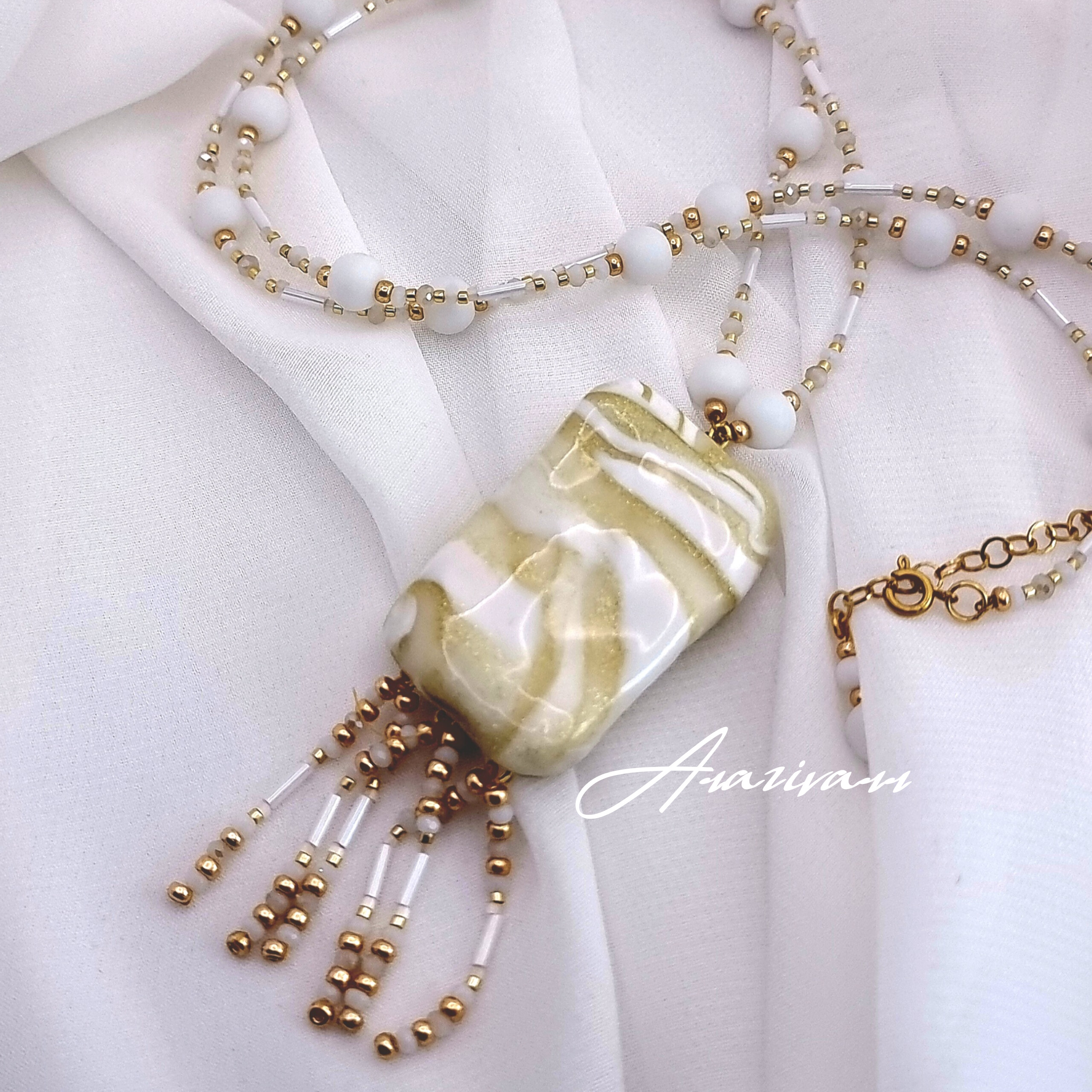 گردنبند رولباسی مستطیل دفرمه